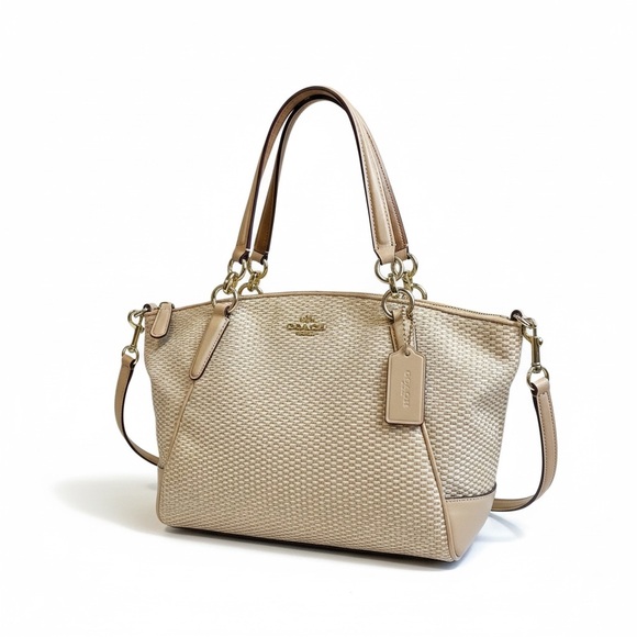 Coach Sutton - Picture 2 of 2